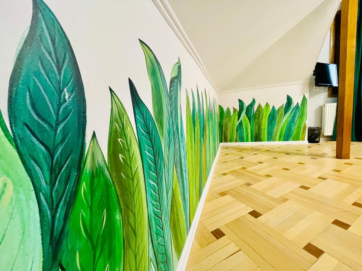 Quality Inn Tbilisi ภายนอก รูปภาพ