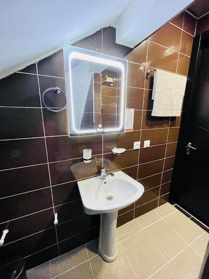 Quality Inn Tbilisi ภายนอก รูปภาพ