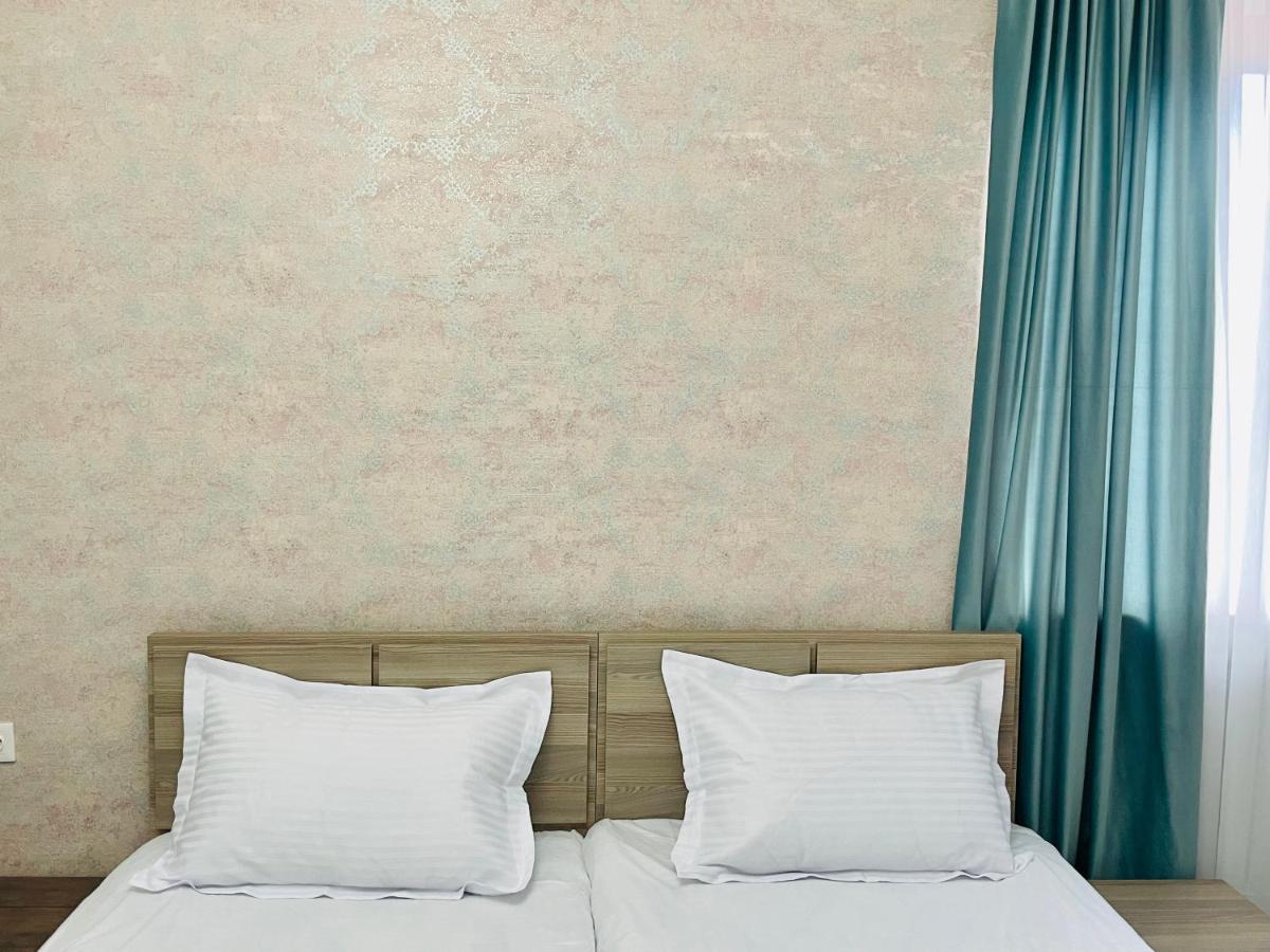 Quality Inn Tbilisi ภายนอก รูปภาพ