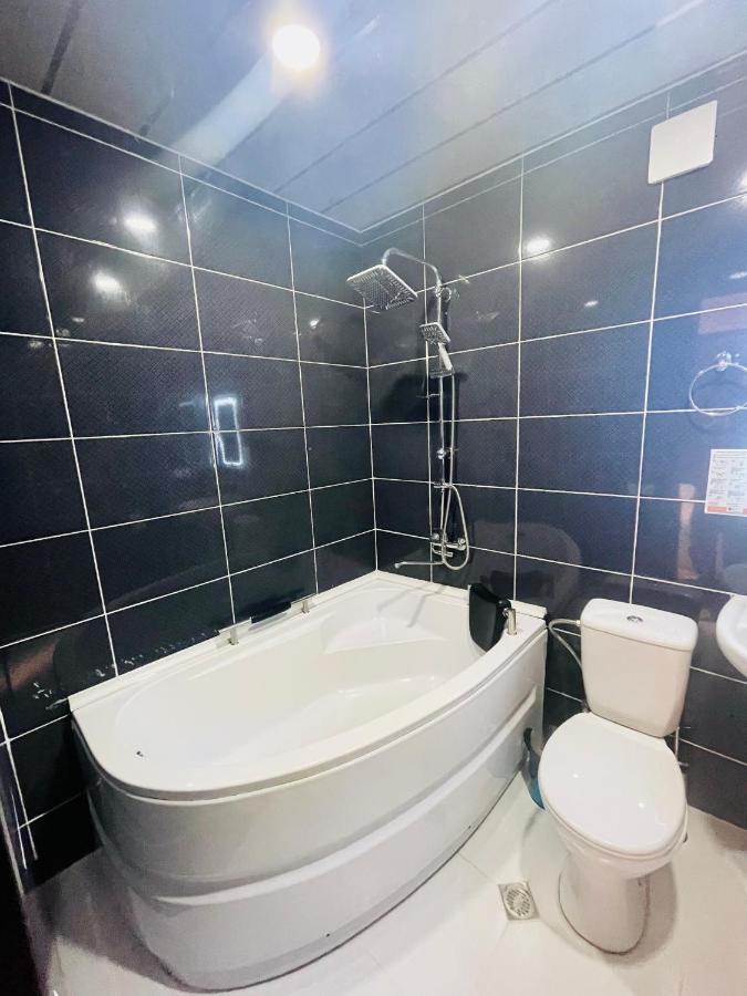Quality Inn Tbilisi ภายนอก รูปภาพ