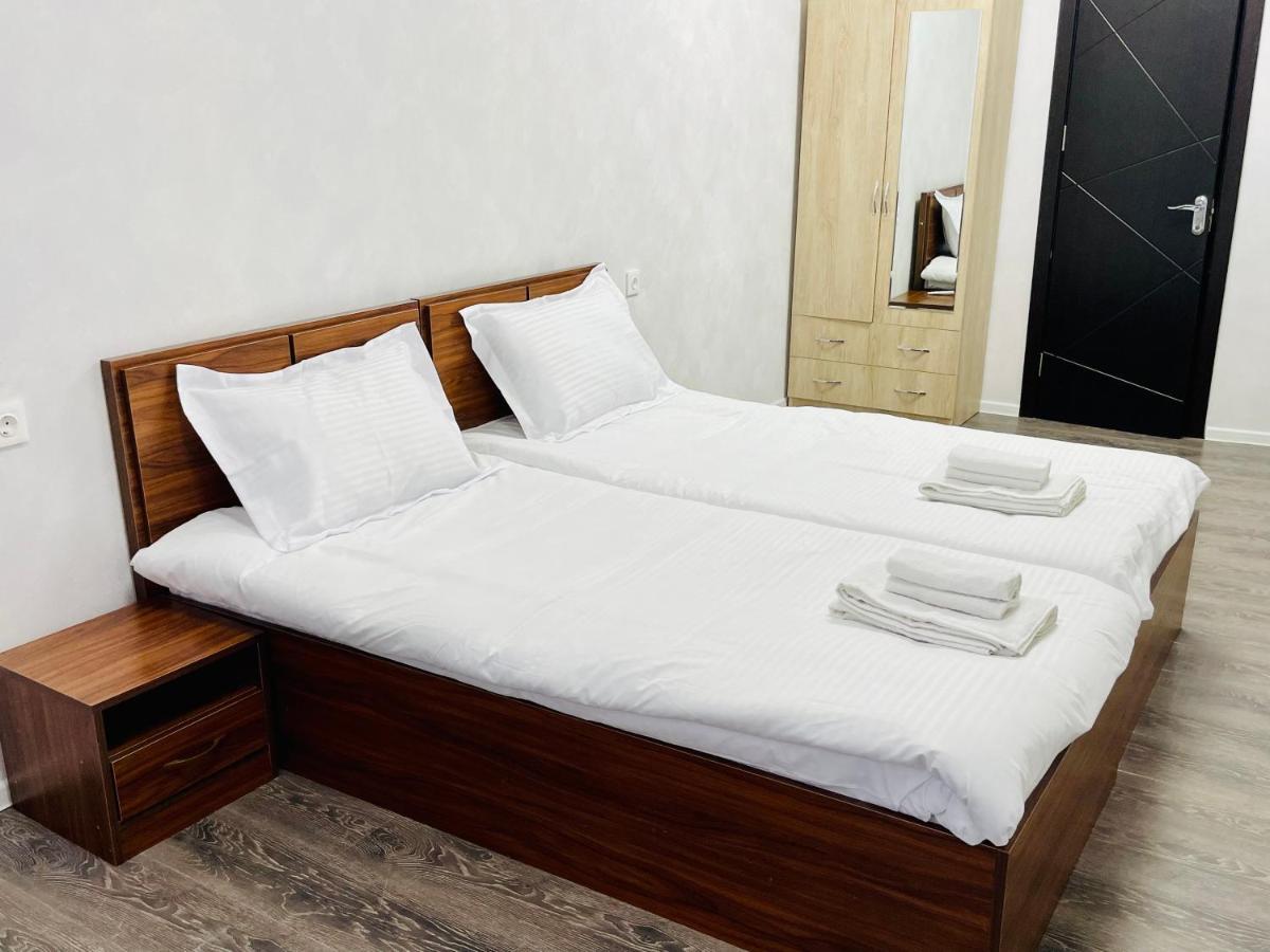 Quality Inn Tbilisi ภายนอก รูปภาพ