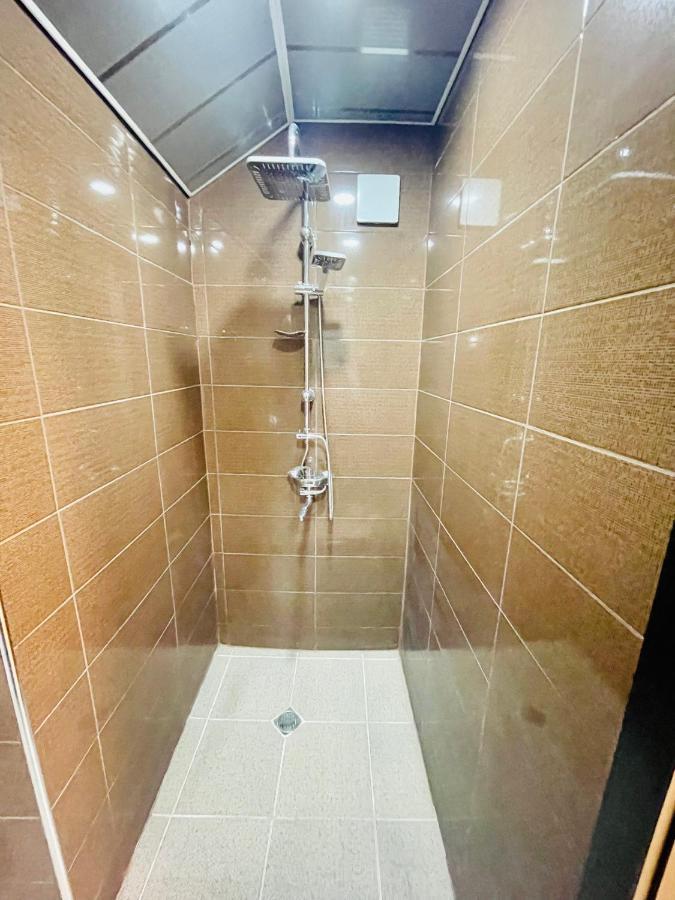 Quality Inn Tbilisi ภายนอก รูปภาพ